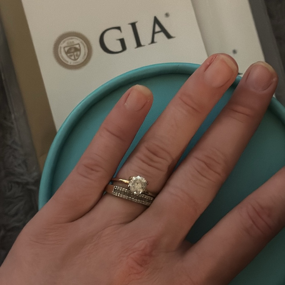 1.431ct Natural White Diamond shown in 14k gold engagement ring display round - Picture 5 of 10